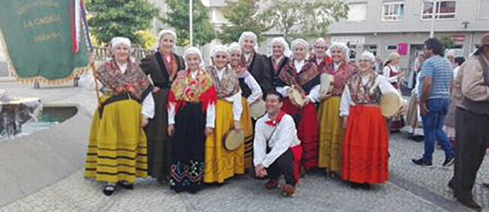 El Grupo de Danzas La Cagiga particip en el festival folclrico de Tomio