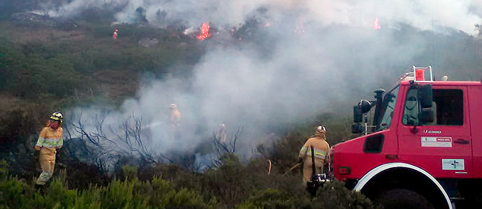 Reactivan el nivel 2 del operativo de lucha contra incendios forestales en la zona sur de Cantabria