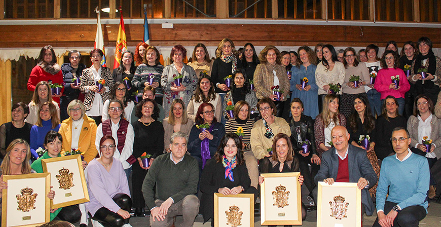 Reinosa homenajea a las mujeres que ejercen la docencia en el municipio