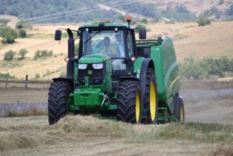 Talleres Alfredo organiza una demostracin de maquinaria agrcola