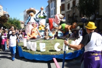 Desfile diurno de carrozas de San Mateo 2015