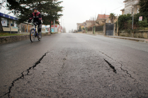 Reparacin de los socavones de la Avenida Castilla