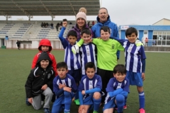 Los benjamines del Naval se miden al Bathco de Los Corrales