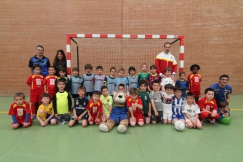Ftbol solidario en Campoo de Enmedio
