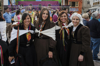 Festival Folclrico (Fiestas de San Pedro, Requejo)