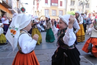 Domingo de msica y folclore en Reinosa