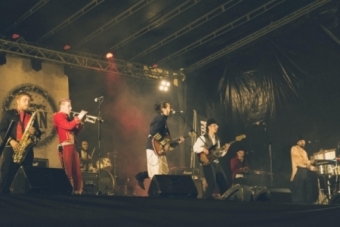 Los acordes de La Regadera, Saco Roto y ADN