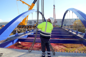 Construccin del puente sobre el Hjar en Reinosa