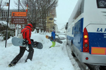 La nieve se acumula en Campoo