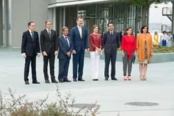 Los Reyes inauguran el Centro Botn