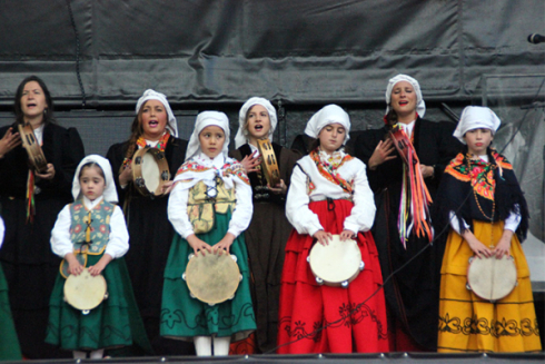 Gran Festival Folclrico en Requejo (Fiestas de San Pedro 2017)