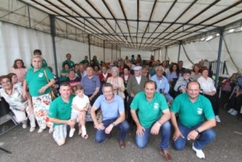 Requejo homenajea a sus mayores