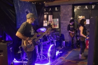 Actuacin de Mece - Head con Bis & Bis