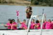 Las Estelas Rosas botan en el Pantano del Ebro su barco dragn