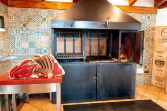La mejor carne a la brasa en la Atalaya-La Vega
