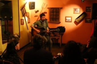 Txetxu Altube ofreci un concierto acstico en el Espoln