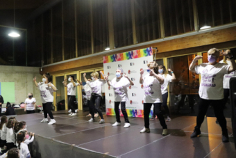 Las mujeres de Reinosa bailan por la igualdad