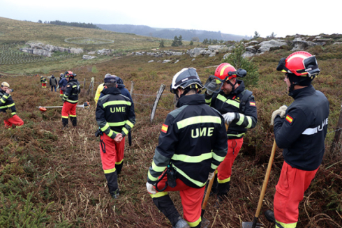 La UME realiza maniobras en Las Rozas de Valdearroyo