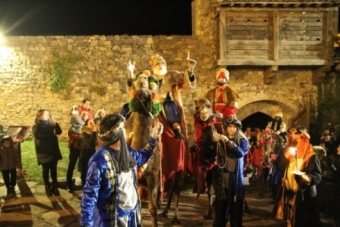 Sus Majestades de Oriente llegan al Castillo de Argeso