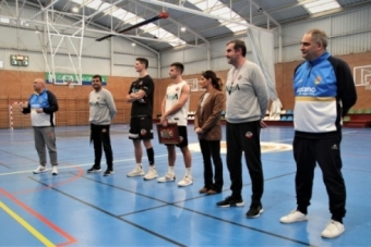 Clinic de equipos base de baloncesto