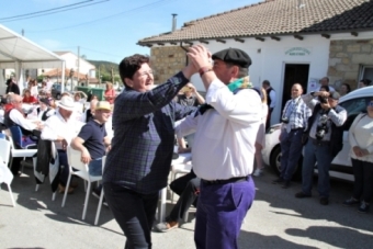 Multitudinario homenaje a Angelines Balbs por su jubilacin