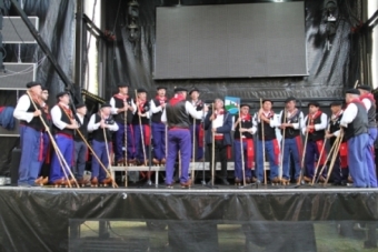 Festival folclórico en Requejo