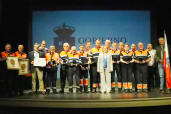 Condecoracin en Reinosa de 12 voluntarios de Proteccin Civil de Cantabria 