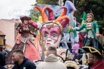 Desfile diurno de Carrozas Artsticas (2024)