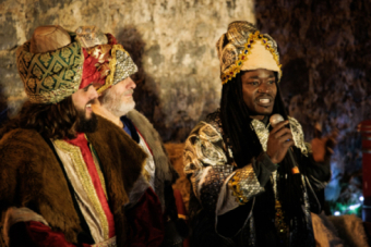 La cabalgata de Reyes recala en el Castillo de Argeso