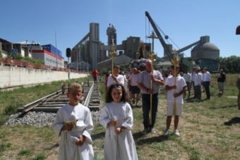 Mataporquera procesiona a la Virgen del Carmen