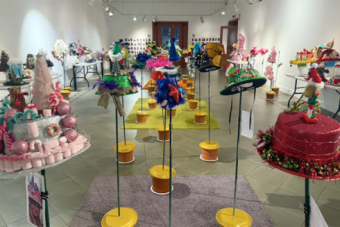 Exposici�n fiesta 'Chapeau'