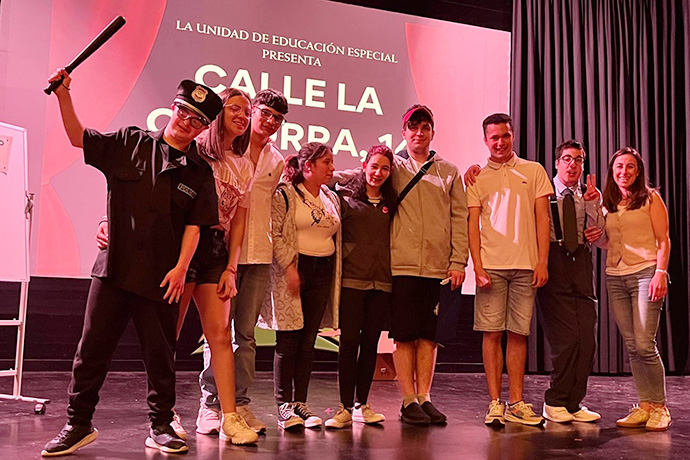 Funci�n de teatro de la Unidad de Educaci�n Especial del IES Montesclaros 
