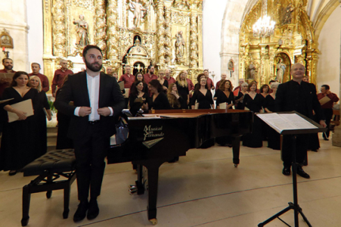 Concierto solidario de la Camerata Coral de la UC en la parroquia de San Sebasti�n