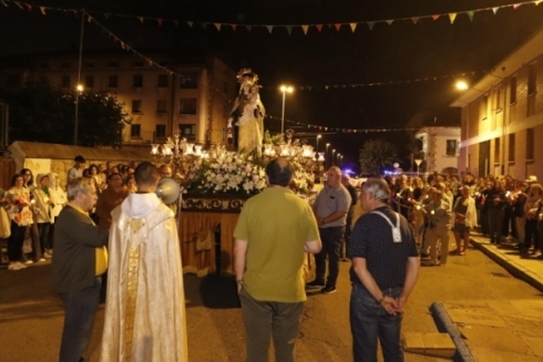 Procesi�n del Rosario de la Luz en Reinosa (2026)