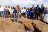 Colocaci�n de la primera piedra del campoo de futbol de Matamorosa