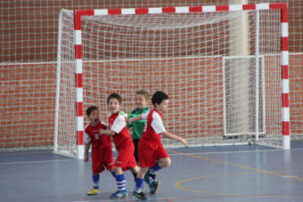 Los Prebenjamines B del CD Naval vencen por 4-3 al Buelna en un igualado encuentro
