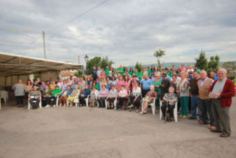 Requejo despide las fiestas con el homenaje a sus mayores