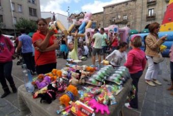 Teatro de calle, hinchables y Feria del Comercio y Artesana