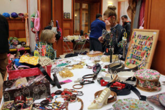 Mercadillo solidario a favor de Los Amigos de Louga