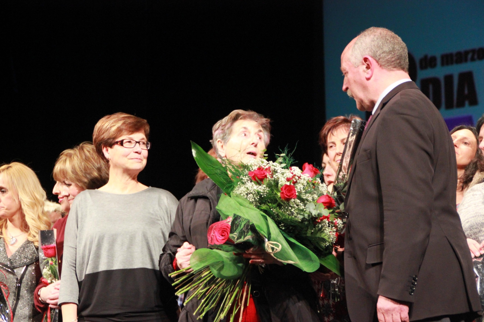 Imagen 1 | Las trabajadoras de Conservas Hoyo, premio Mujer Trabajadora Reinosana 2015