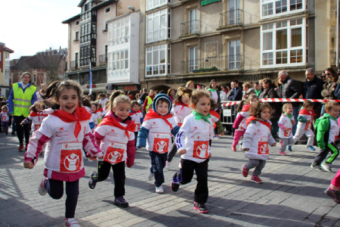 La I Carrera Solidaria Escolar reune ms de 2.000 participantes