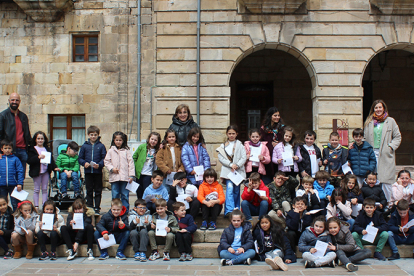 Los alumnos de Segundo de Primaria del CEIP Alto Ebro visitan el Ayuntamiento de Reinosa
