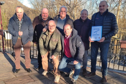 Los antiguos aprendices de Cenemesa (Gamesa) festejaron un a�o m�s a San Juan Bosco