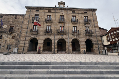 El Ayuntamiento convoca a vecinos y comerciantes para informar sobre el estado de las obras de la Plaza de Espa�a, Calle Mayor y Avenida Castila