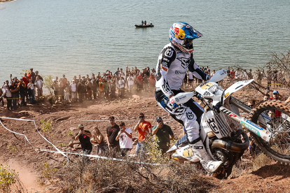 Billy Bolt triunfa en la primera jornada de la 24MX Hixpania Hard Enduro
