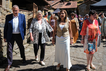 Buruaga entrega a B�rcena Mayor el t�tulo de Pueblo de Cantabria 2025