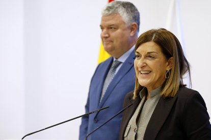 Buruaga presenta una rebaja del 5% en el tramo auton�mico del IRPF