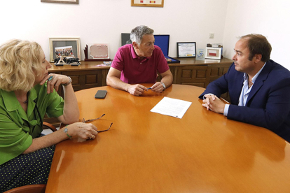 Enmedio adjudica a Solpavifer la construcci�n del campo de f�tbol de hierba artificial en Matamorosa
