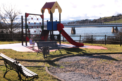 Campoo de Yuso concluye la renovaci�n de cuatro �reas recreativas