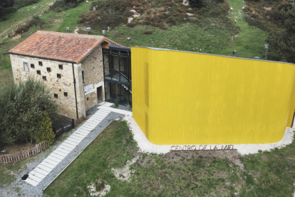 La Casa de la Miel de Campoo de Yuso abre sus puertas